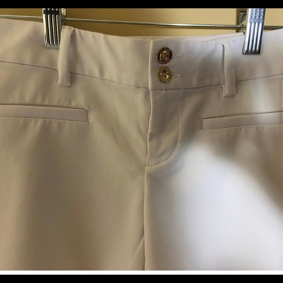 Lilly Pulitzer 5” inseam shorts in size 00 - Picture 5 of 7